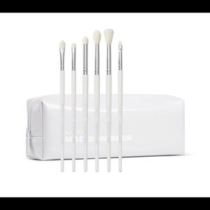 Eye brush set